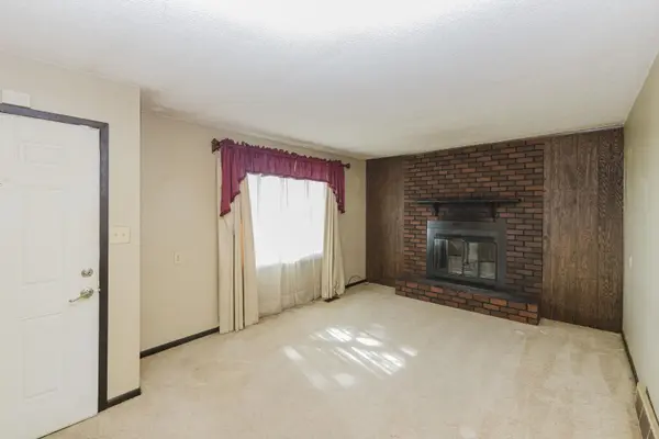 1247 N Hydraulic, Belle Plaine, KS 67013