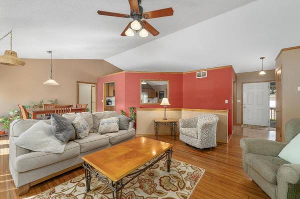 1325 N Stewart St, Wellington, KS 67152