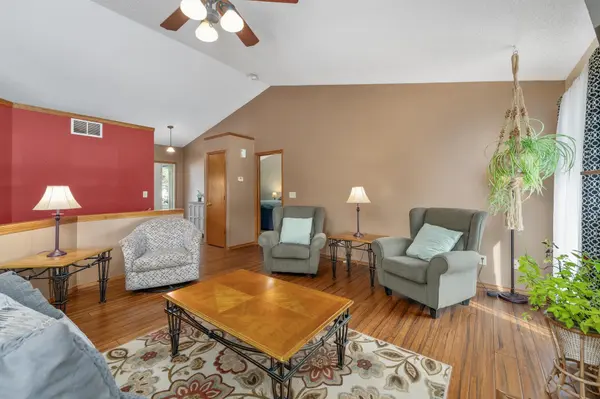 1325 N Stewart St, Wellington, KS 67152