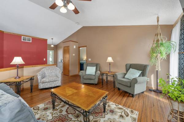 1325 N Stewart St, Wellington, KS 67152