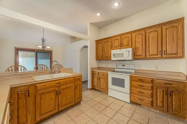 4009 Vicksburg Street, Hutchinson, KS 67502