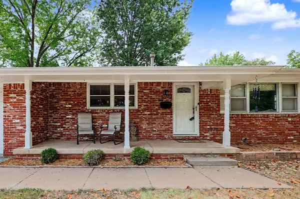 10233 W Binter, Wichita, KS 67212