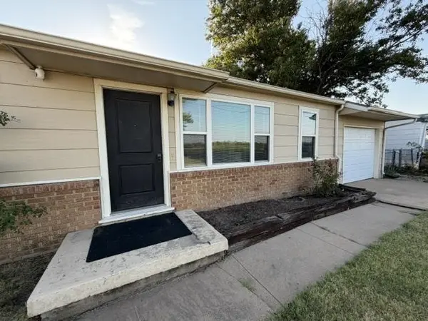 1229 N Spencer Rd, Newton, KS 67114