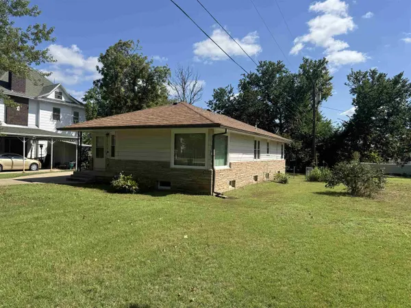 815 E 1st, Eureka, KS 67045