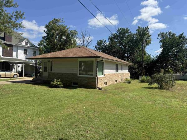 815 E 1st, Eureka, KS 67045