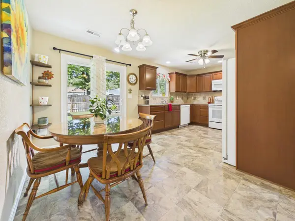 1105 N Ada St, Augusta, KS 67010