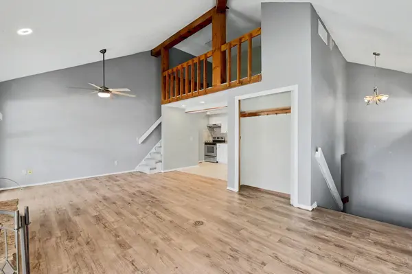 2421 S Yellowstone St #302, Wichita, KS 67215