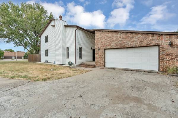 2403 N Walden Dr. #701, Wichita, KS 67226