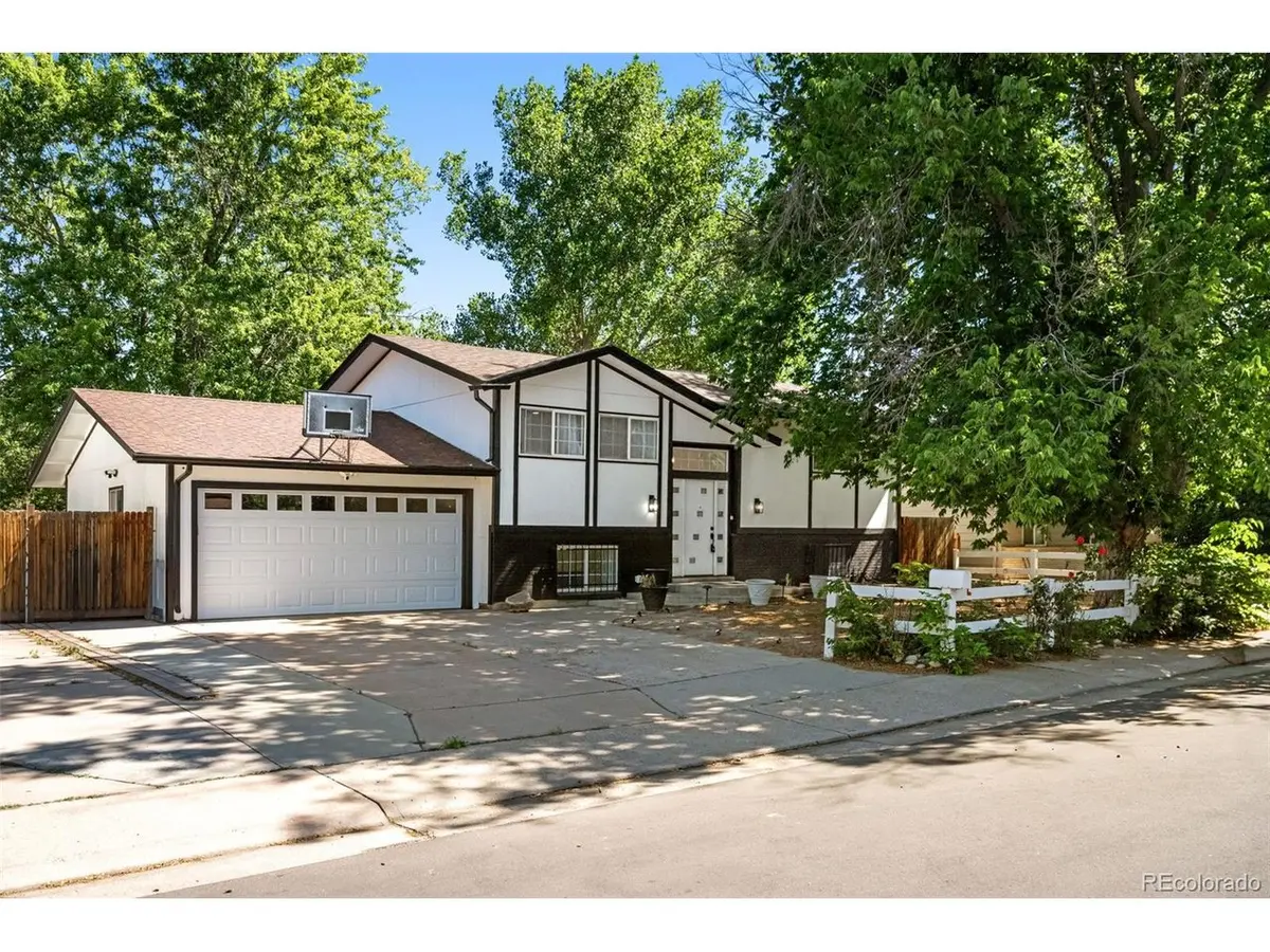 12147 E Hawaii, Aurora, CO 80012