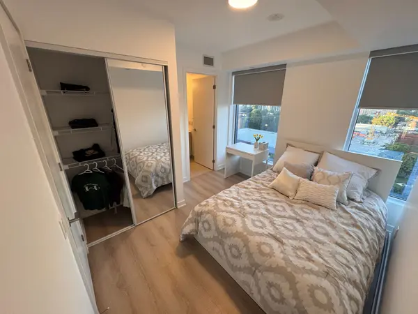 100 Queen ST E #1603, Toronto C08, ON M5C 0B5