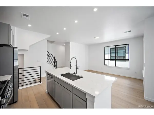 2062 S Holly #2, Denver, CO 80222