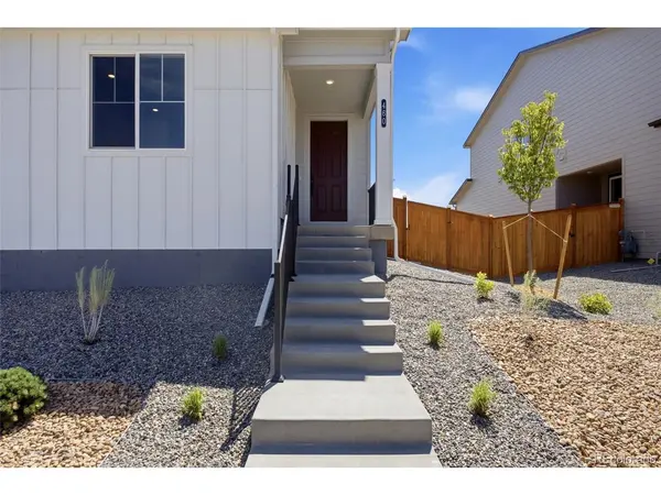 460 N Bently, Watkins, CO 80137
