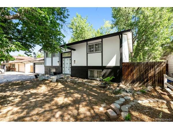 12147 E Hawaii, Aurora, CO 80012