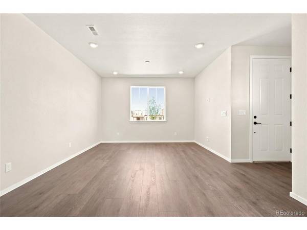466 N Bently, Watkins, CO 80137