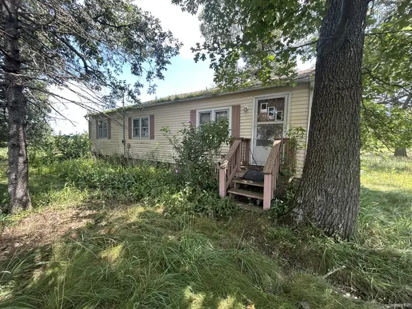 1624 N 300, Winamac, IN 46996