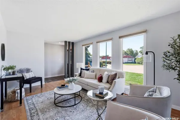19 Nash PLACE, Saskatoon, SK S7M 4H9