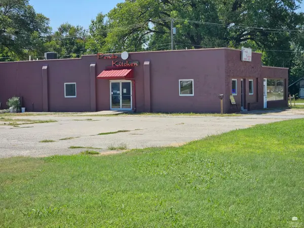 201 W Trapp ST, Herington, KS 67449