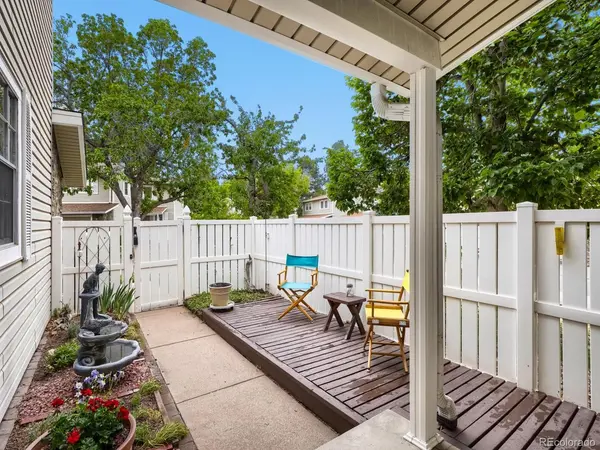 3292 S Heather Gardens, Aurora, CO 80014