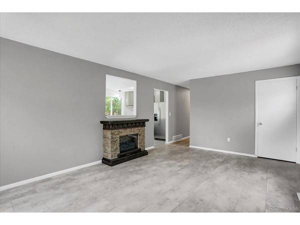 2832 S Mobile, Aurora, CO 80013