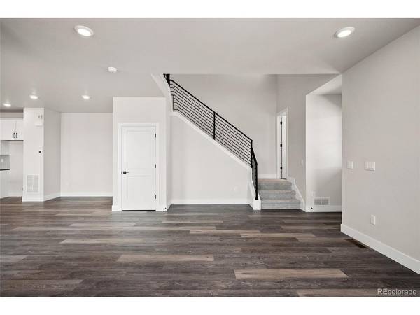 8741 Whiteclover, Littleton, CO 80125