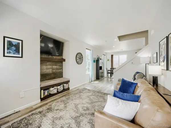 2094 Coach House, Castle Rock, CO 80109