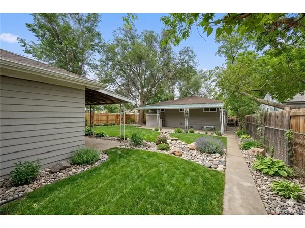 9801 E 8th, Aurora, CO 80010