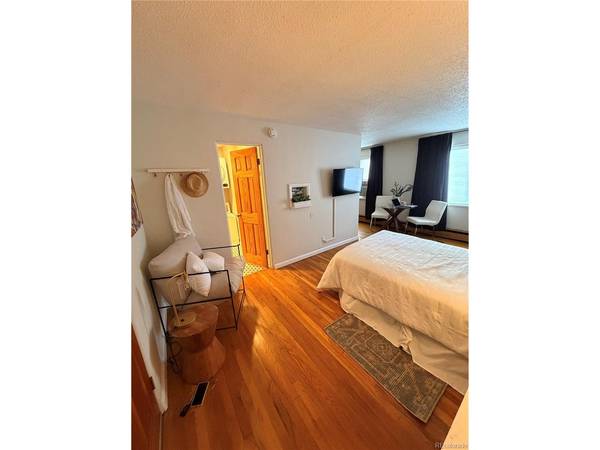 2480 W Caithness #8, Denver, CO 80211