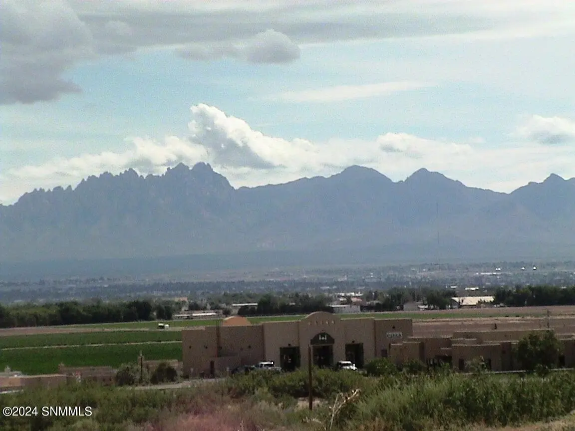 5600 Spanish Point RD, Las Cruces, NM 88007