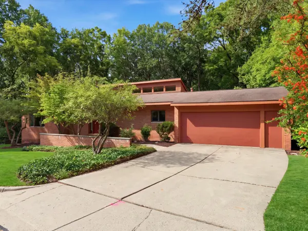 17 Regent DR, Ann Arbor, MI 48104