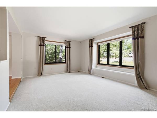 725 Country, Monument, CO 80132