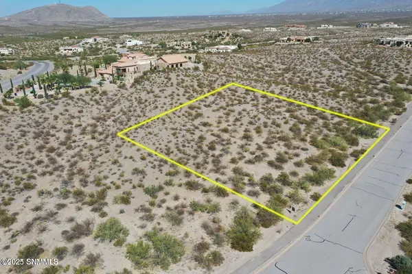 6025 Avenida Sonrisa, Las Cruces, NM 88011