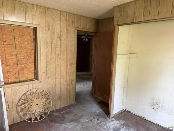 1023 NE Kellam AVE, Topeka, KS 66616