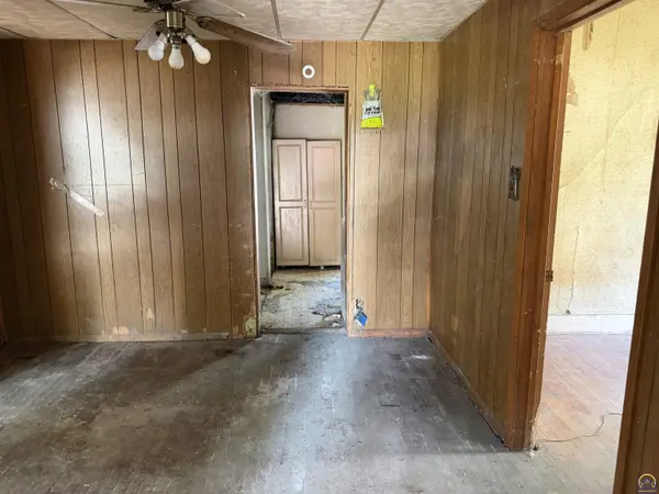 1023 NE Kellam AVE, Topeka, KS 66616