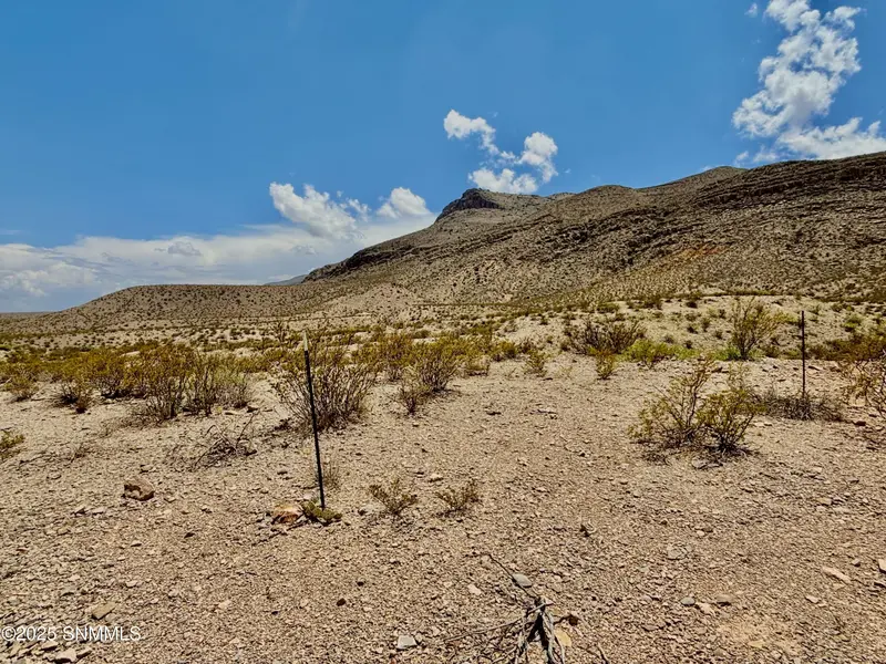 206 Camino Orilla, Radium Springs, NM 88054