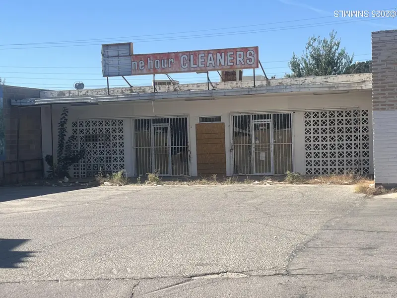 1424 S Solano DR, Las Cruces, NM 88001