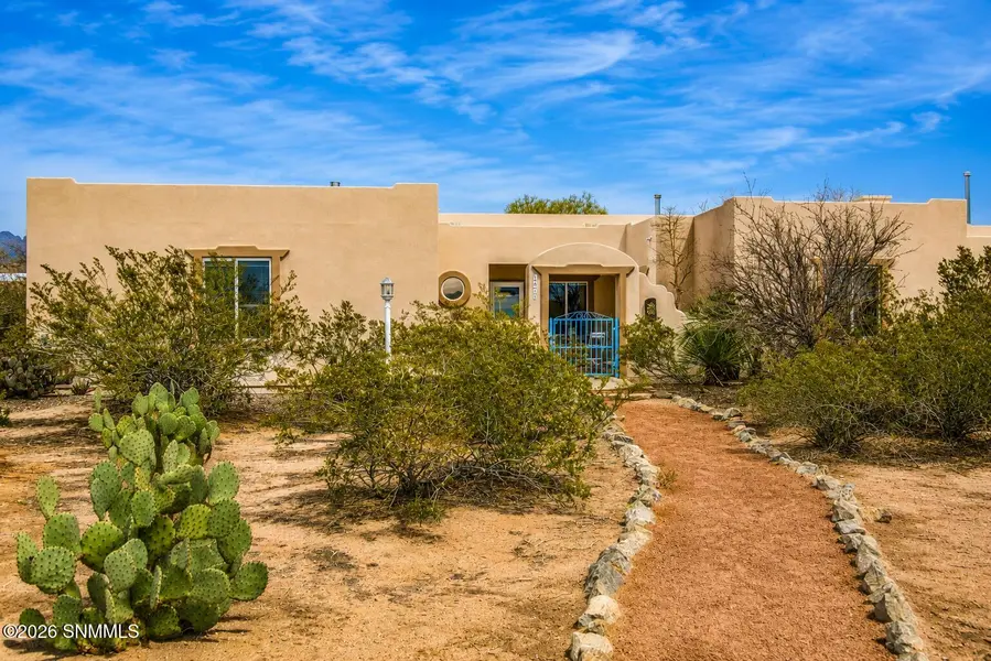 4300 Diamondback DR, Las Cruces, NM 88011