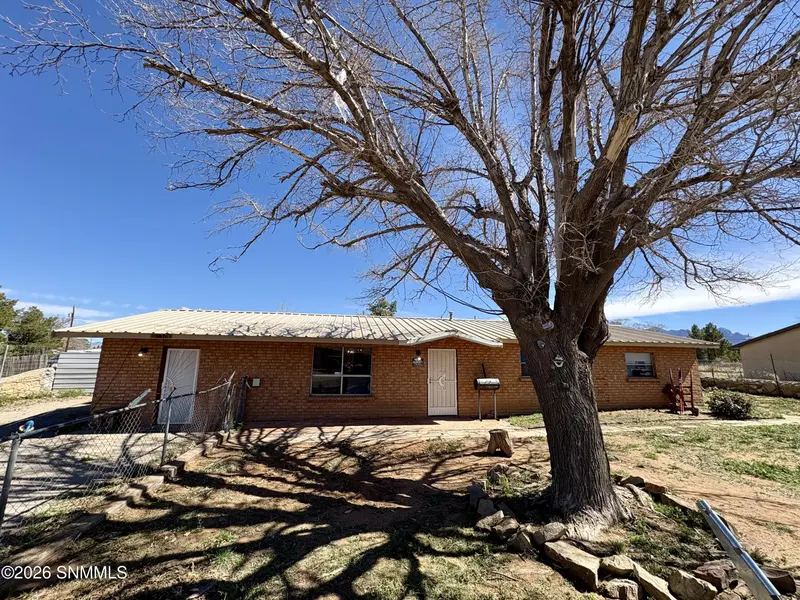 5050 Churchill AVE, Las Cruces, NM 88011