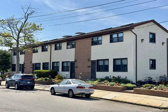 5 Merman PL #5, Babylon, NY 11702
