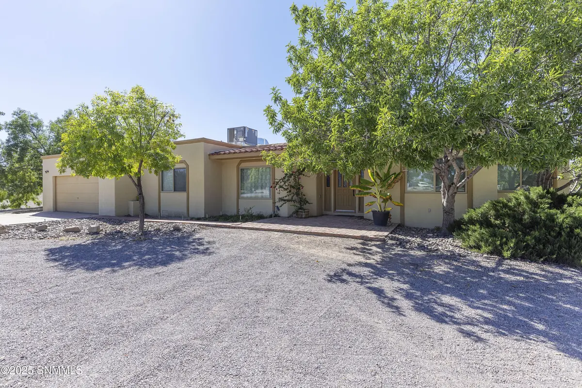 1928 Moraga CT, Las Cruces, NM 88007