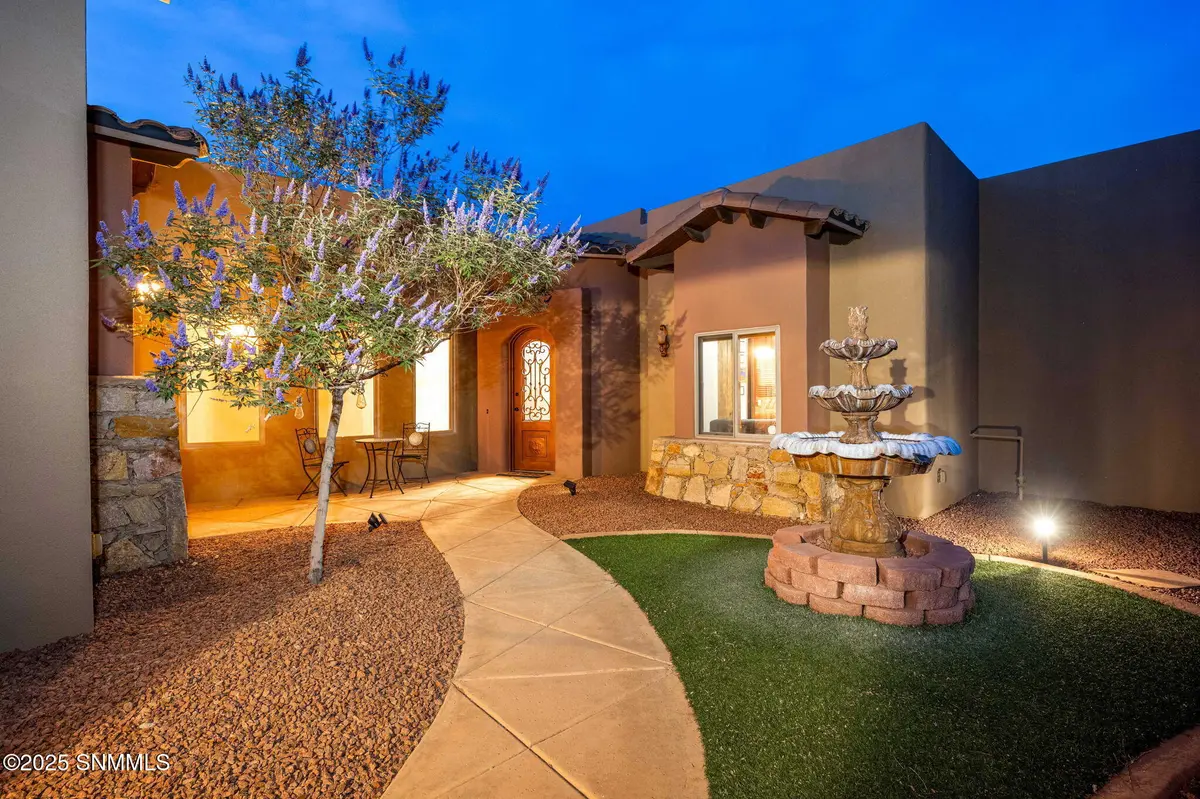 1320 Morisat PL, Las Cruces, NM 88007