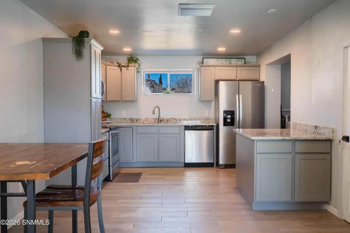 1035 E Mulberry AVE, Las Cruces, NM 88001
