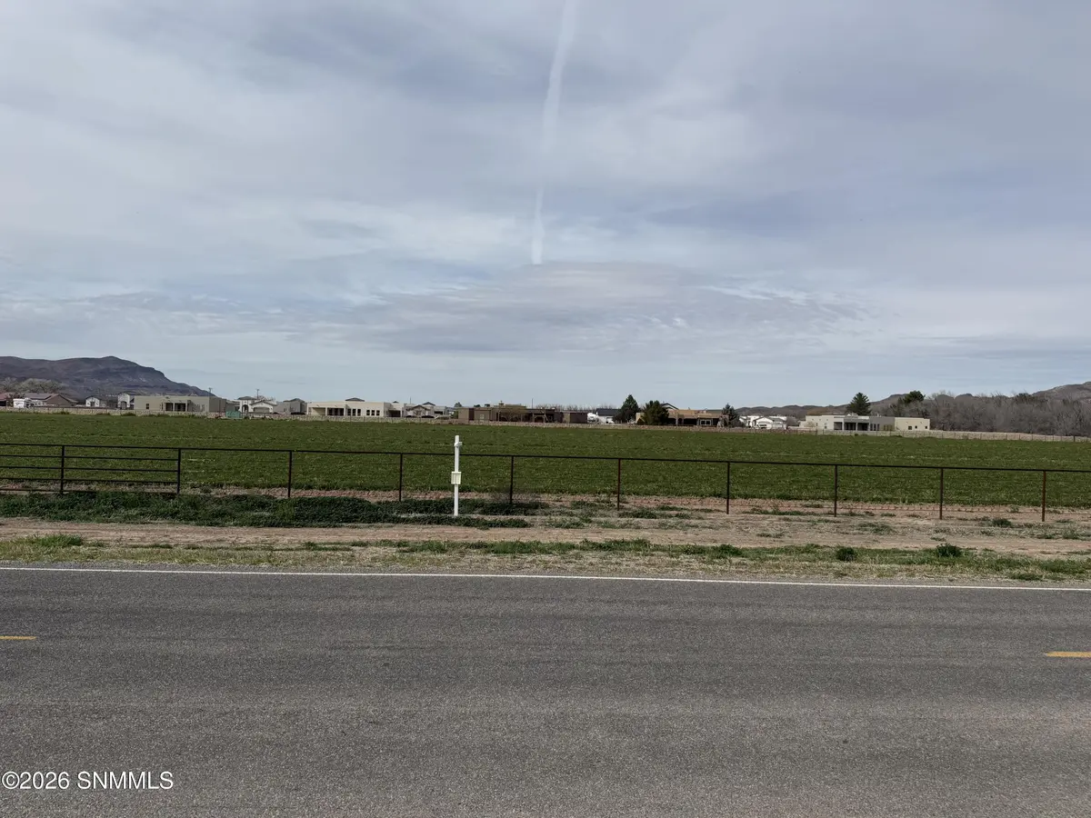 002 Harvey Farm RD, Las Cruces, NM 88007