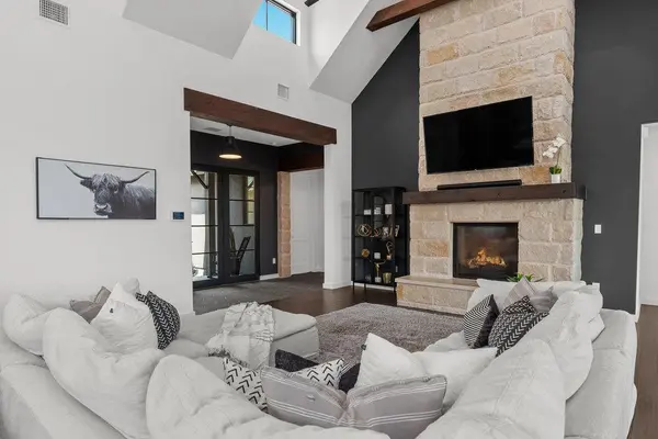 314 Hidden Beacon BND, Austin, TX 78738