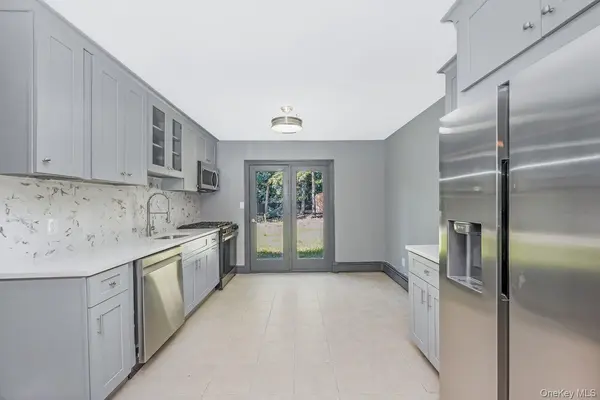 99 Ontario ST, Port Jefferson Station, NY 11776
