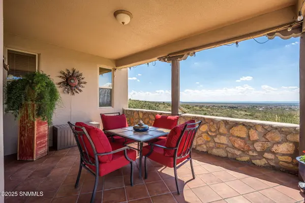 15514 Space Murals LN, Las Cruces, NM 88011