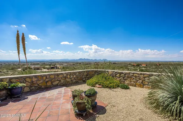 15514 Space Murals LN, Las Cruces, NM 88011