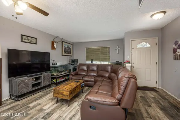1921 Louise CT, Las Cruces, NM 88001