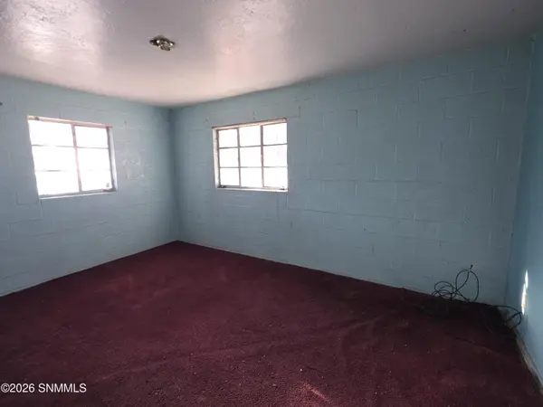 1209 S Locust ST, Las Cruces, NM 88001