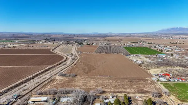 2950 Bosque RD, Anthony, NM 88021