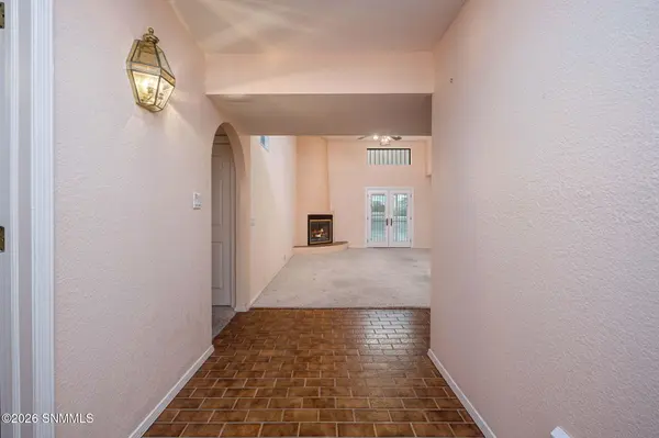 2194 Frontier DR, Las Cruces, NM 88011